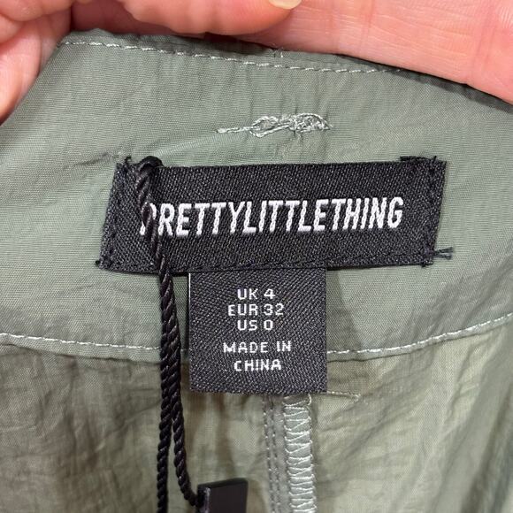 NEW PrettyLittleThing Green Parachute Oversized Shell Cargo Pants size 0 - Picture 5 of 6